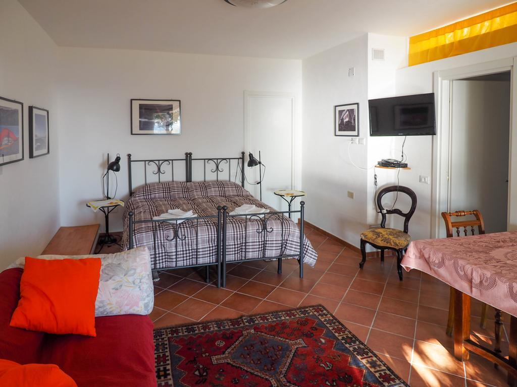 Tra Gli Ulivi Bed & Breakfast Pietra Ligure Dış mekan fotoğraf