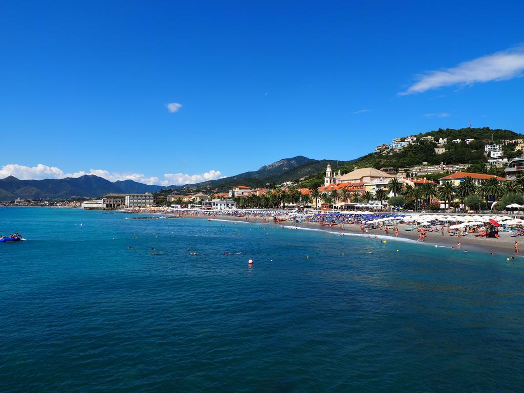 Tra Gli Ulivi Bed & Breakfast Pietra Ligure Dış mekan fotoğraf