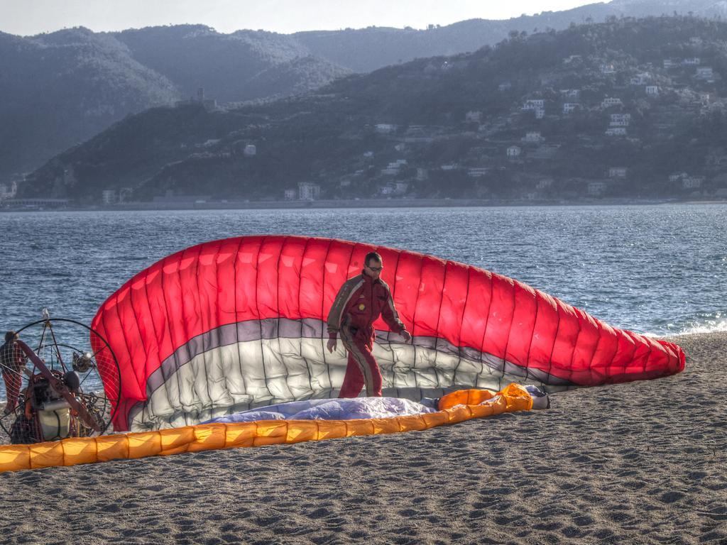 Tra Gli Ulivi Bed & Breakfast Pietra Ligure Dış mekan fotoğraf