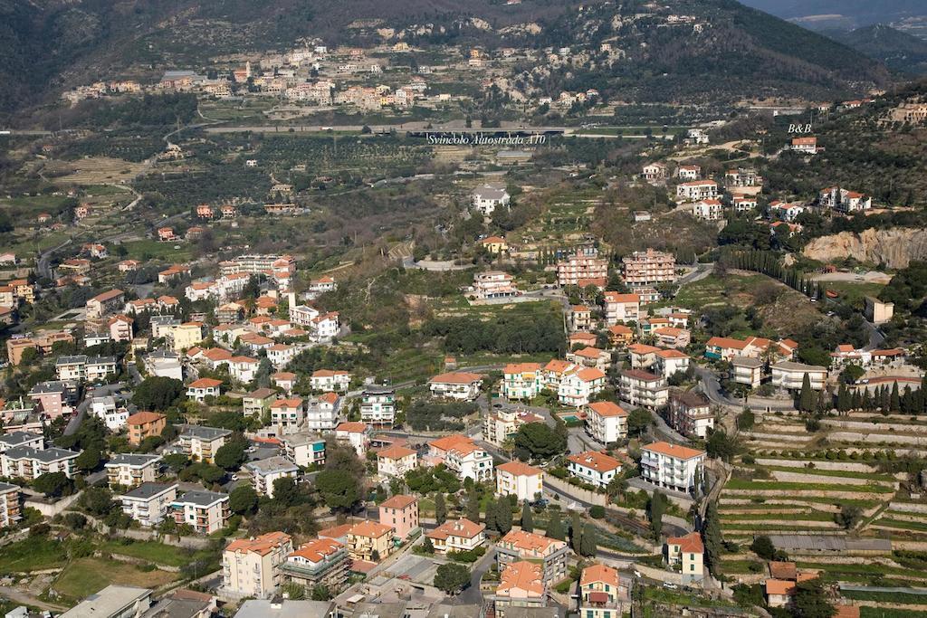 Tra Gli Ulivi Bed & Breakfast Pietra Ligure Dış mekan fotoğraf